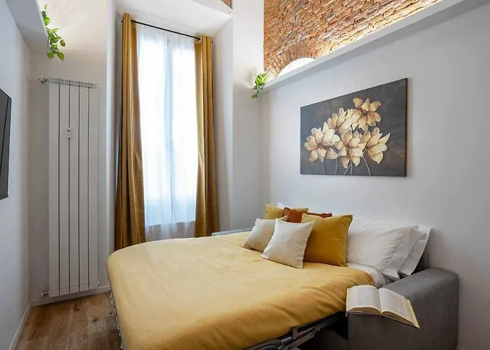 Duomo Brera - Elegant Suite in Design District